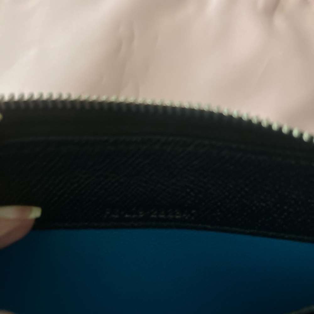 BVLGARI Zip Around Caviar Leather Wallet with Iconic Paladium Logo - Picture 8 of 16